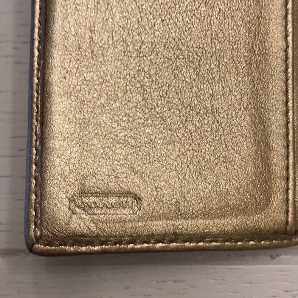 Coach Signature Wallet - Picture 4 of 4